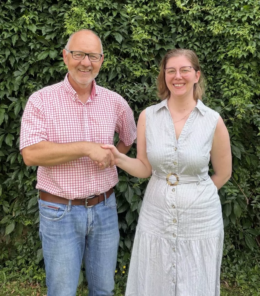Jens Drake begruesst Katrin Scheller